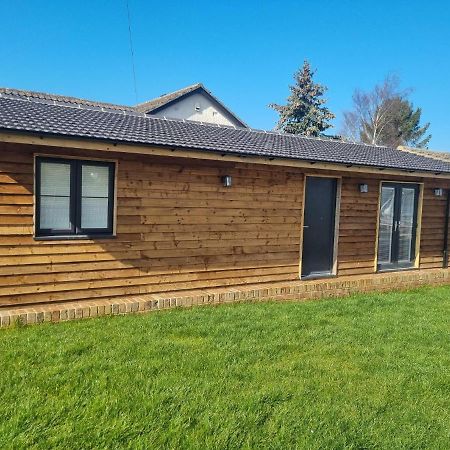 The Birch Lodge Located In Pegsdon Hexton 외부 사진